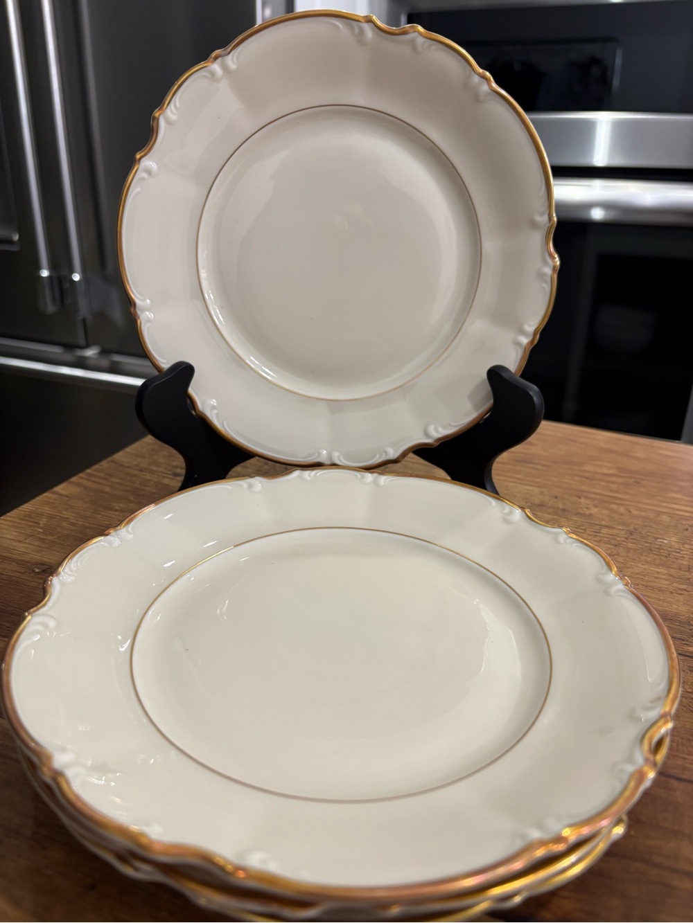 Hamilton by Hutschenreuther Scalloped Ivory Bread & Butter Plates